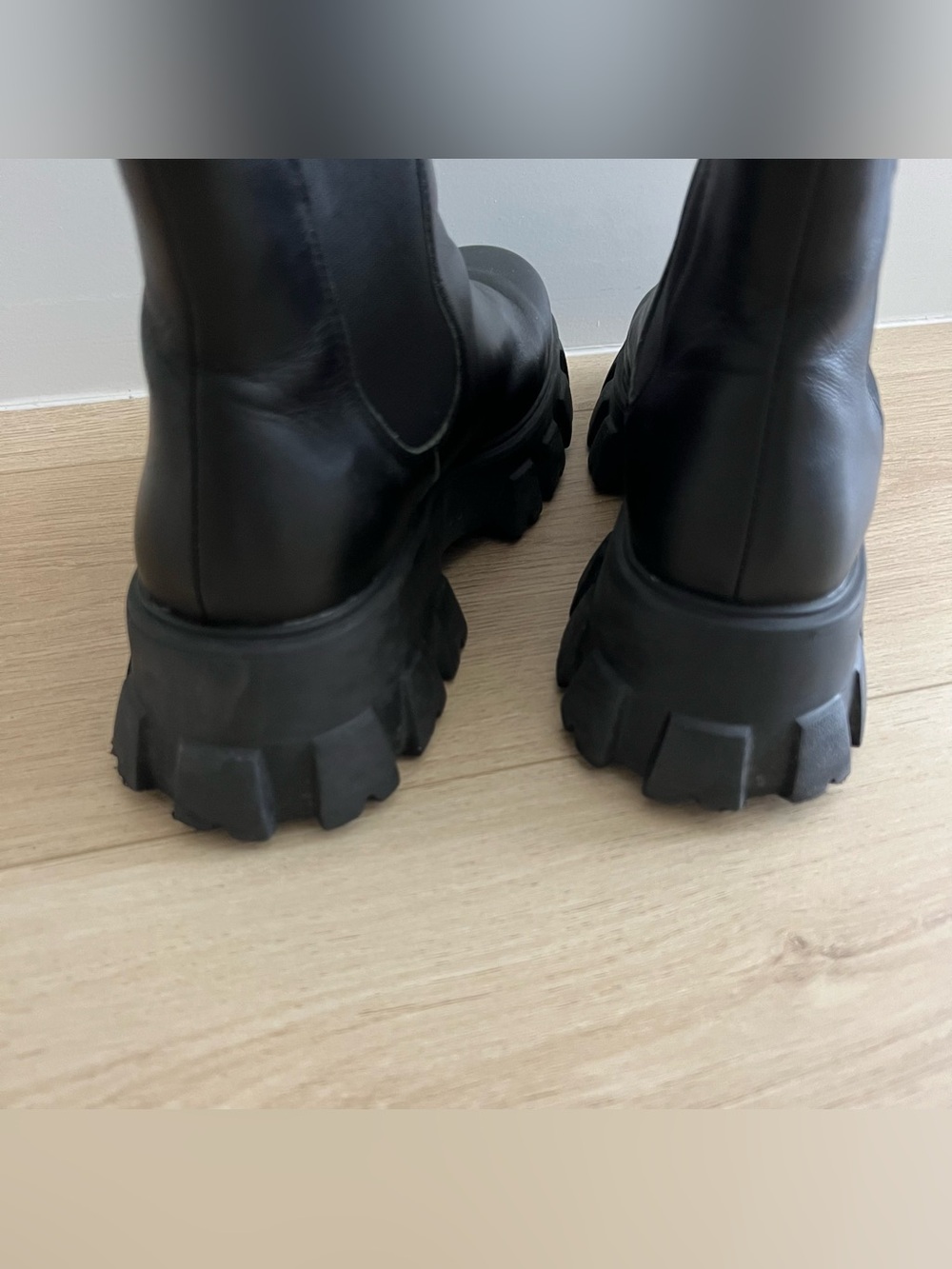 Tony Bianco Chunky Black Ankle Chelsea Boots - Picture 2 of 5